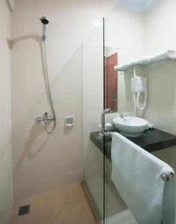 Bella Hotel Surabaya Exteriör bild