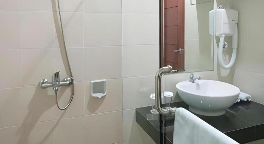 Bella Hotel Surabaya Exteriör bild